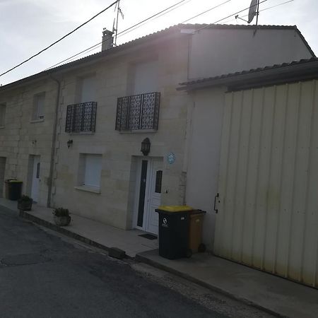 Gite Du Vignoble Sidky Lussac  Buitenkant foto